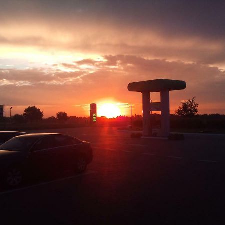Sawik Dziekanowice Motel Lednogora Buitenkant foto