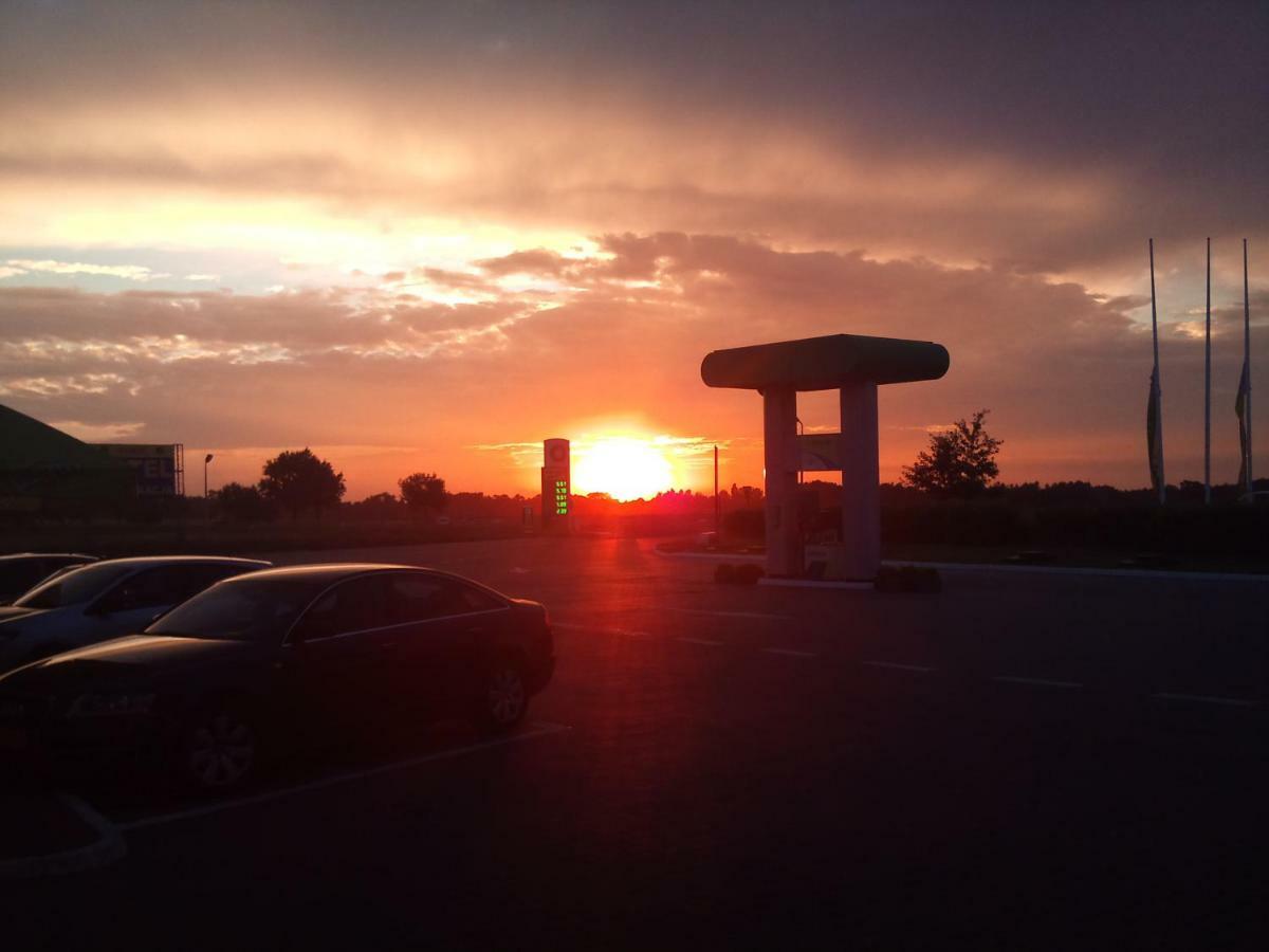 Sawik Dziekanowice Motel Lednogora Buitenkant foto