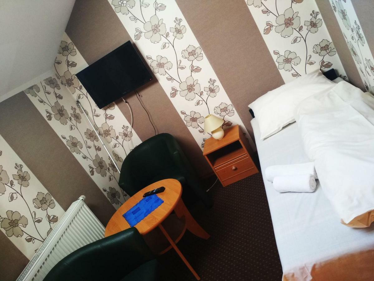 Sawik Dziekanowice Motel Lednogora Buitenkant foto