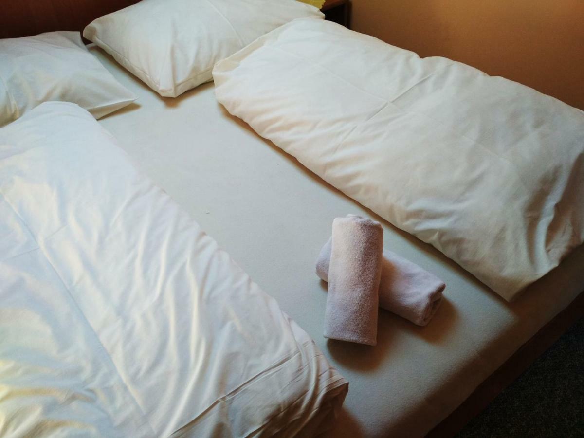 Sawik Dziekanowice Motel Lednogora Buitenkant foto